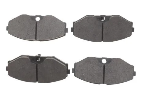 Комплект тормозных колодок из 4 шт. дисков BOSCH 0986495147