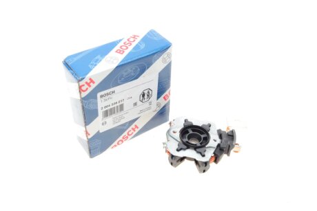 Щеткодержатель BOSCH 2 004 336 217