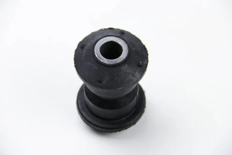 Сайлентблок переднего рычага Vito (638) 96-03 (впереди) BSG BSG 60-700-068