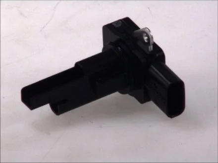 Расходомер воздуха Denso TOYOTA/VOLVO Hilux/S60 "2,0-3,0 "05>> DENSO DMA0106