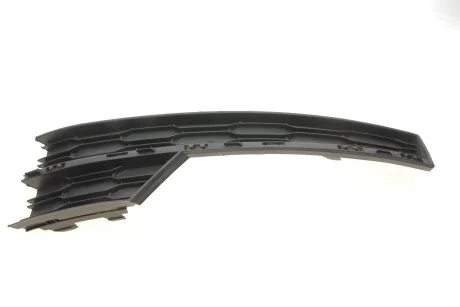 Рамка противотуманной фары без полосы правая Skoda Octavia (18-) DPA 88071839802