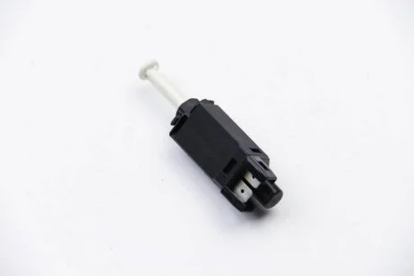 Датчик стоп-сигнала VW Passat/Golf 83-96 (7.1056) Facet FACET 71056