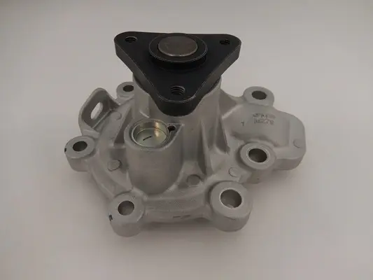 Насос водяний з сальником Mazda 2 1.5 14/19-/ 3 1.5/2.0 13-/19-/ 6 2.0/2.5 12- GMB GWMZ79A (фото 1)