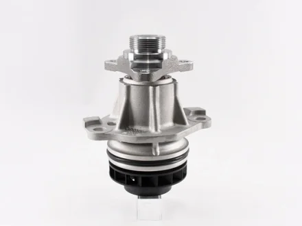 Насос водяной Nissan Navara 2.3 dCi 15-/ Renault Master 2.3 dCi 10-/14- (GMB GWN113A