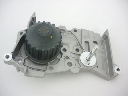 Насос водяний Renault Logan 1.6 14-/07-/ Kangoo 1.6 08- GMB GWR16A