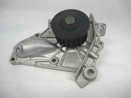 Насос водяной Toyota Camry, Carina, Celica 2.0, 2.2 (88-) GMB GWT-77A