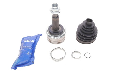 Шрус(комплект) GSP 824132