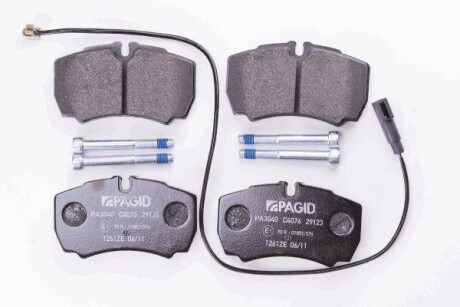 Тормозные колодки зад. Transit 06-14 2.2 TDCi (спарка) HELLA 8DB355005-421