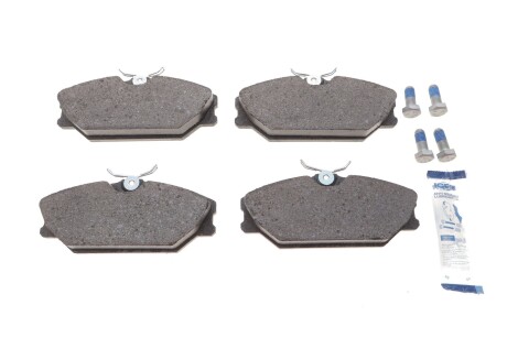 Комплект тормозных колодок (дисковых) ICER 181438-700