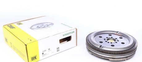 Двомасовий маховик мкпп (240мм, без болтів без направляючого підшипника з диском регулювання тертя) HYUNDAI I30, SONATA V, TUCSON KIA CARENS III, CEE\'D, MAGENTIS II, PRO CEE\'D 2.0D/3.3 08.04-03.13 LuK 415 0273 10