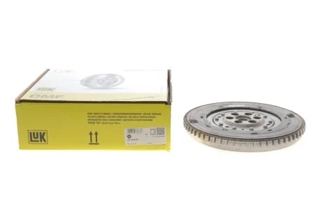 Демпфер зчеплення MB A-class (W177)/B-class (W247) 1.3 19-, 160kw, (M282.914) LuK 415 1053 07