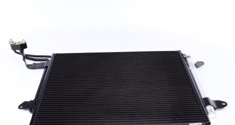 Радиатор кондиционера VW TOURAN (1T1, 1T2) alt MAHLE / KNECHT AC 325 000S
