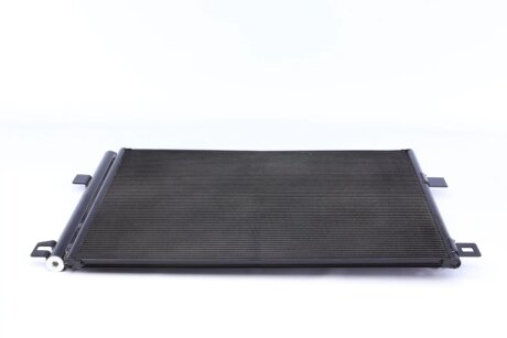 Радиатор кондиционераMAHLE MAHLE / KNECHT AC 885 000S