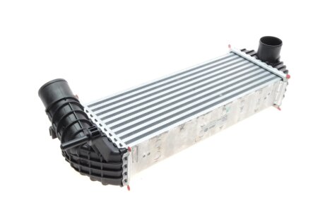 Радиатор интеркулера MAHLE MAHLE / KNECHT CI 243 000P
