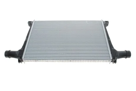 Радиатор интеркулера MAHLE / KNECHT CI 711 000P