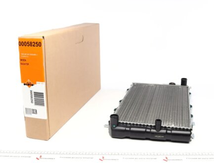 Радіатор охолодження двигуна NRF 58250