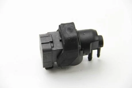Клапан управления турбины 1.5d/2,0/2,3 dci Renault Kangoo II, Trafic II, Master III Renault RENAULT 149566215R