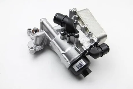 Корпус масляного фильтра Trafic 2.0 dCi 06- (з охолоджувачем) RENAULT 8200797762