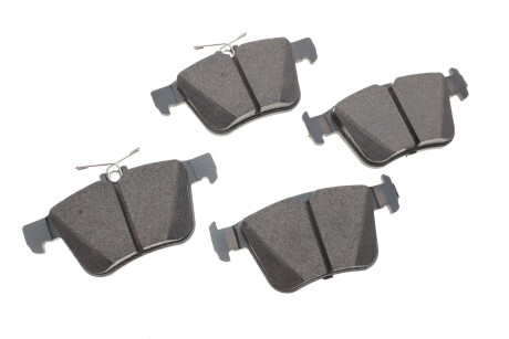 Тормозные колодки AUDI/VW A3/Golf "R "12 TEXTAR 2628701