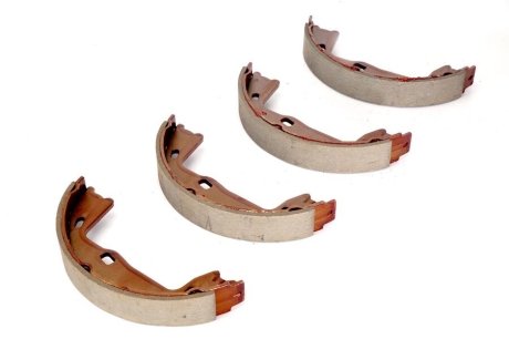 Комплект тормозных колодок из 4 шт. барабанов TRW GS8223