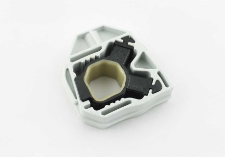 Кронштейн радіатора VW Passat, Jetta, Polo/Skoda Fabia, Rapid/Audi A3 1.2, 1.4, 1.6, 2.0 (08-) VAG 1K0121367P