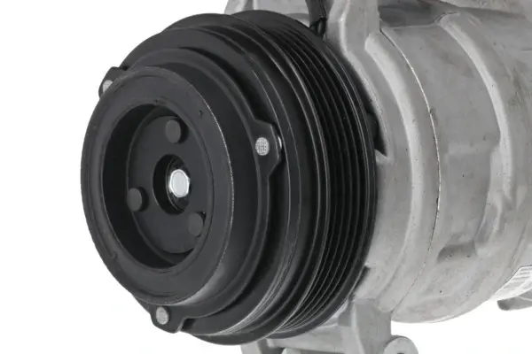 Компресор кондиціонера BMW X5 (E53)/RANGE ROVER III 3.0-4.4 00-12 Valeo 699053 (фото 1)
