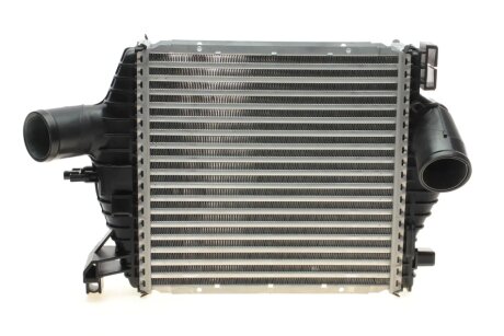 Інтеркулер Valeo 818590