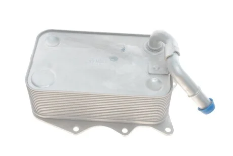 Радиатор масляный VW Touareg (11-15) 4.2L/Audi A8 (10-14),Q7 (10-15) 4.2 VIKA Vika 11171698801