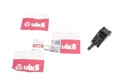 Форсунка омивача лобового скла VW Golf (96-03),Passat (01-05),Polo (00-05),Touareg (03-07),T5 (03-07) Vika 99550294001